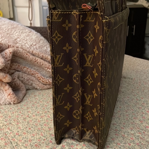 Louis Vuitton Briefcase (VINTAGE) and so Beautiful in almost perfect condition. - Picture 6 of 16